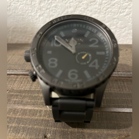 Men’s Nixon watch - Picture 2 of 5